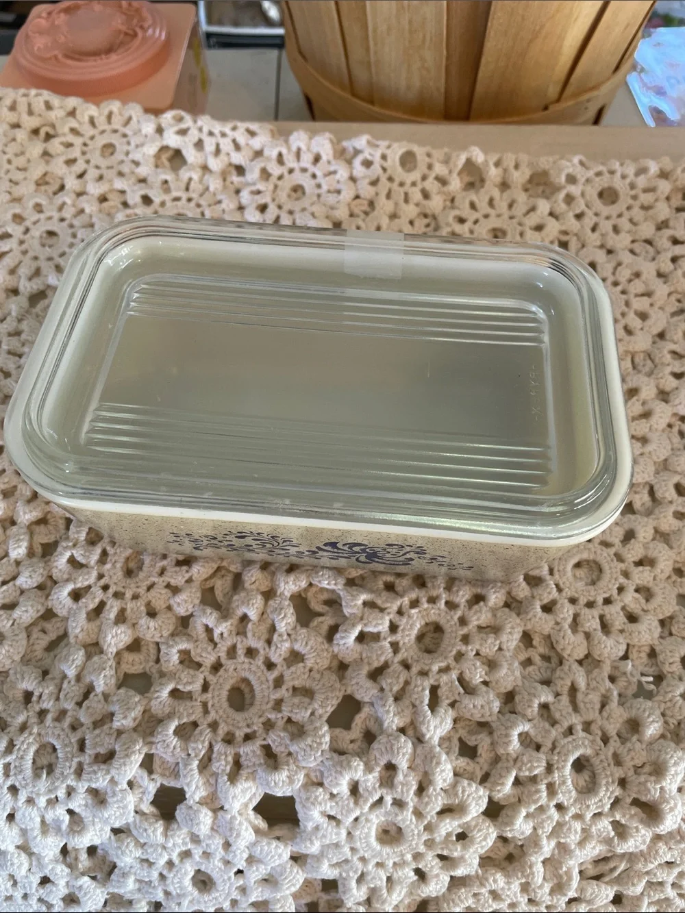 Vintage Pyrex Homestead Blue Floral Stoneware Refrigerato Dish with Glass Lid